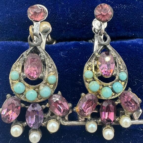 Vintage silver tone purple rhinestones faux turquoise pearls screw back earrings - Picture 2 of 8